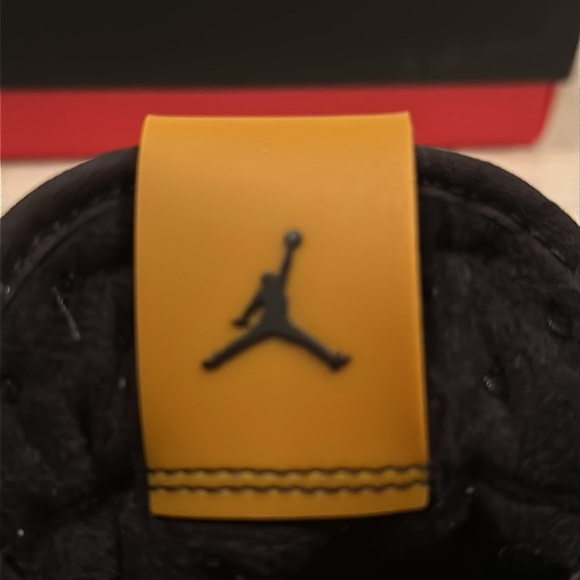 Nike Retro Air Jordan women’s sneakers size 8 mustard yellow black and white - Picture 7 of 10